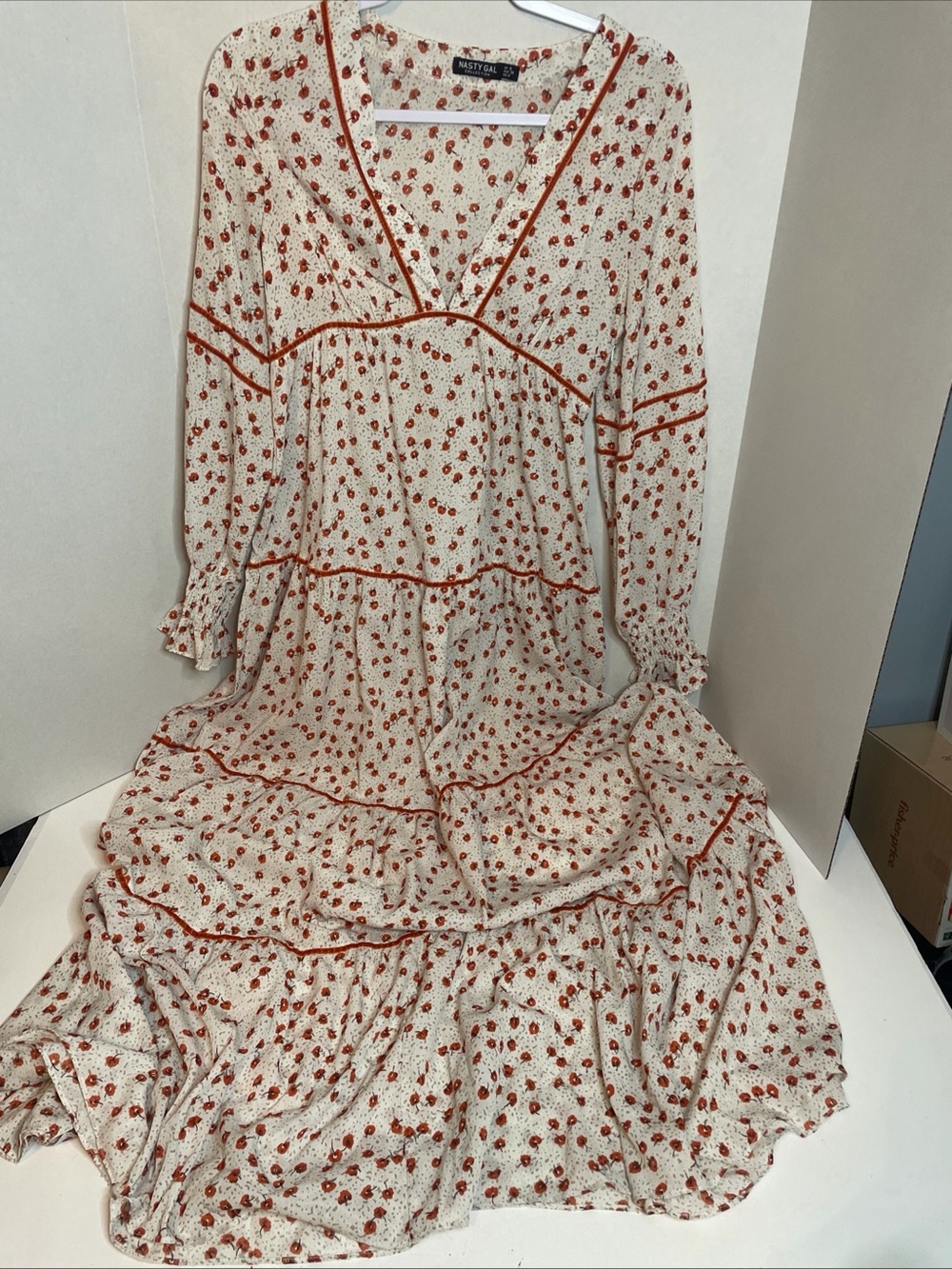 Nasty Gal Plant You See Maxi Dress, Size 4 Deep V-neck Floral Retro 70s Inspired